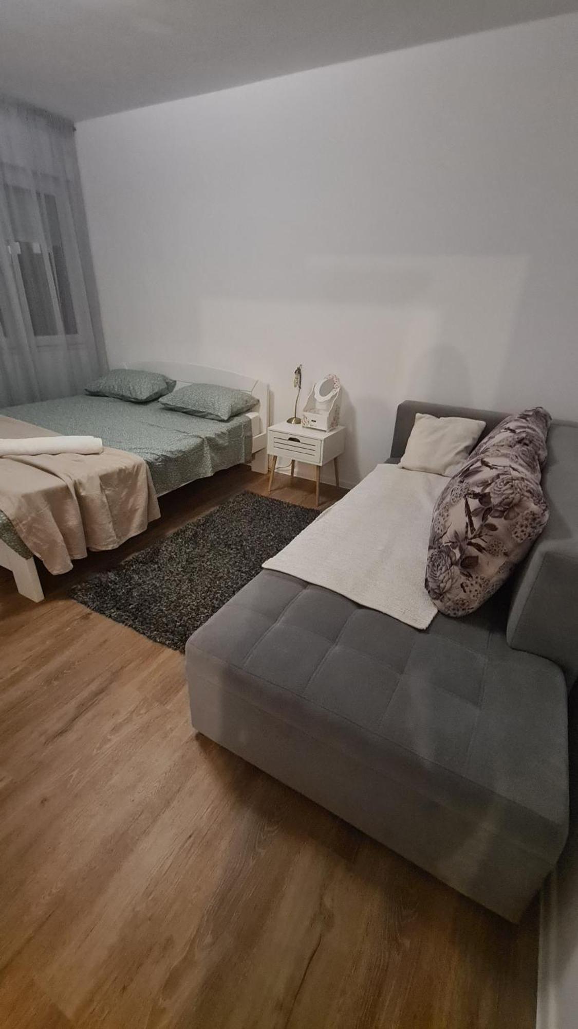באניה לוקה Peni Apartman Centar מראה חיצוני תמונה
